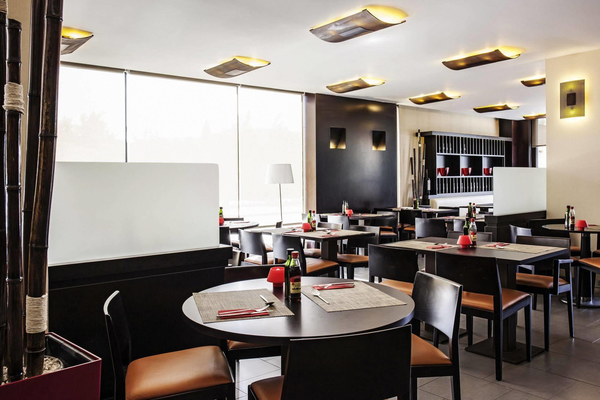 Ibis Barcelona Molins De Rei Hotel Exterior photo